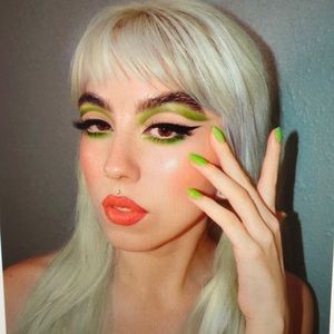 Meet your Posher, Laila